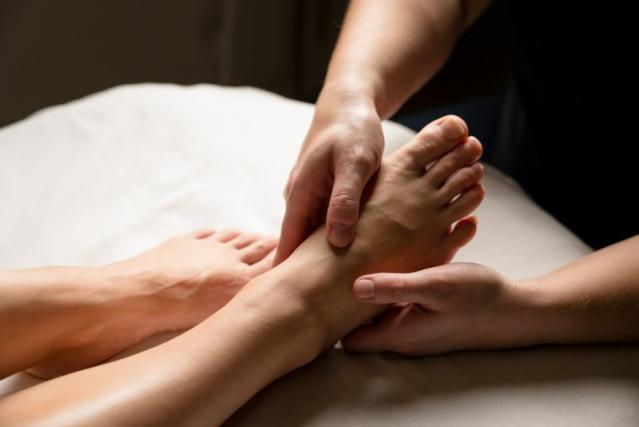 Séance de réflexologie plantaire femme enceinte Séance de réflexologie plantaire femme enceinte