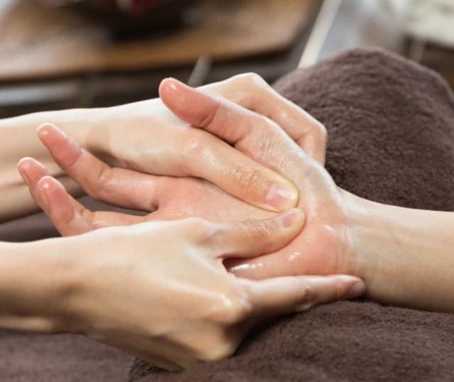 Réflexologie des mains